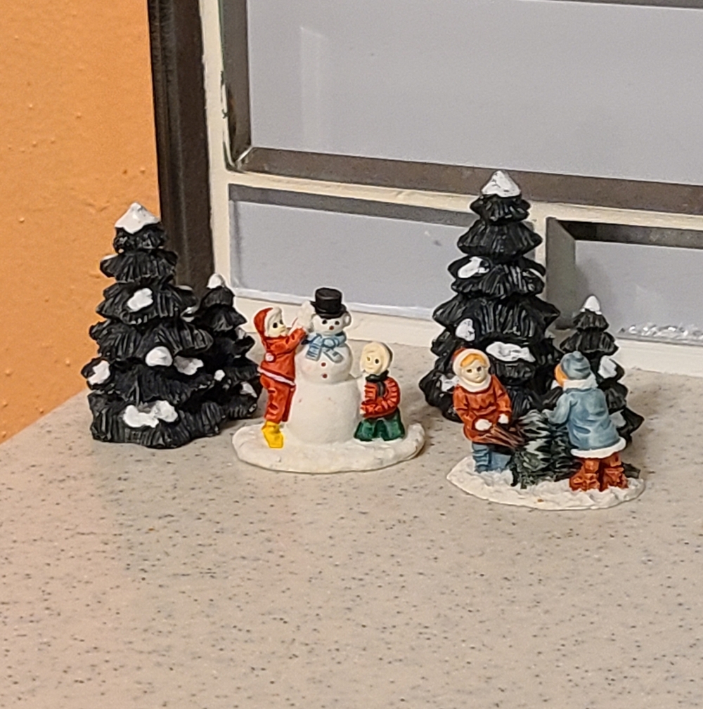 Festive Snowman and Tree Figurine Set 5pc Collectible Will Go With Any Village